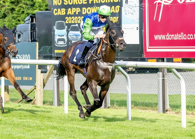 Joe Leavy rides his first winner for Team RH as Optiva Star lands a hat-trick at Brighton